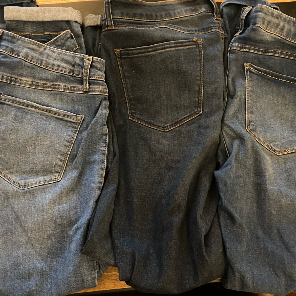 A set of three pairs of stretchy Rewash jeans!
